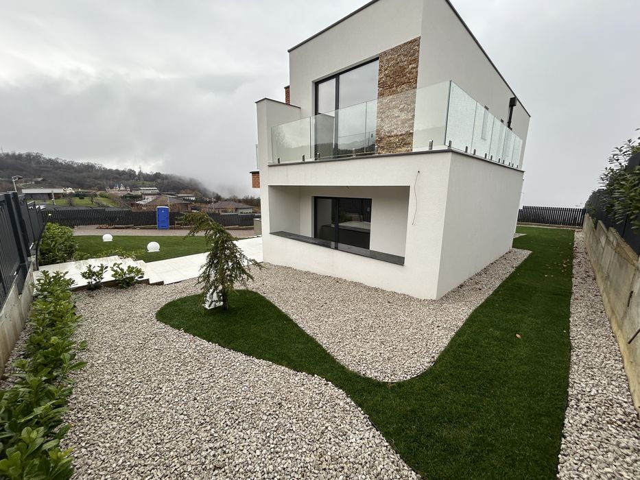 Vand casa in zona Wonderland