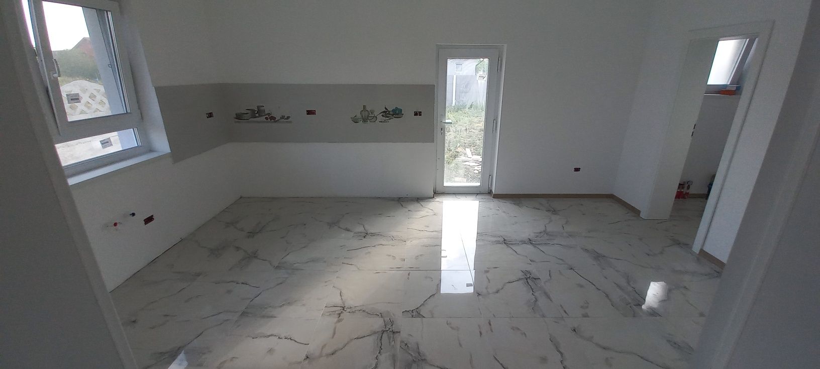 Ocazie!! OCUPABILĂ  Imediat Vând casă parter in Sanmihaiu Roman