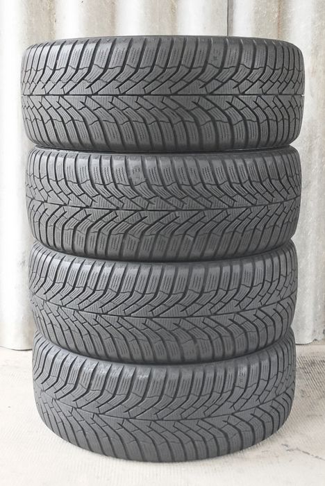 215/55 R16- Kumho M+S. DOT.2022
