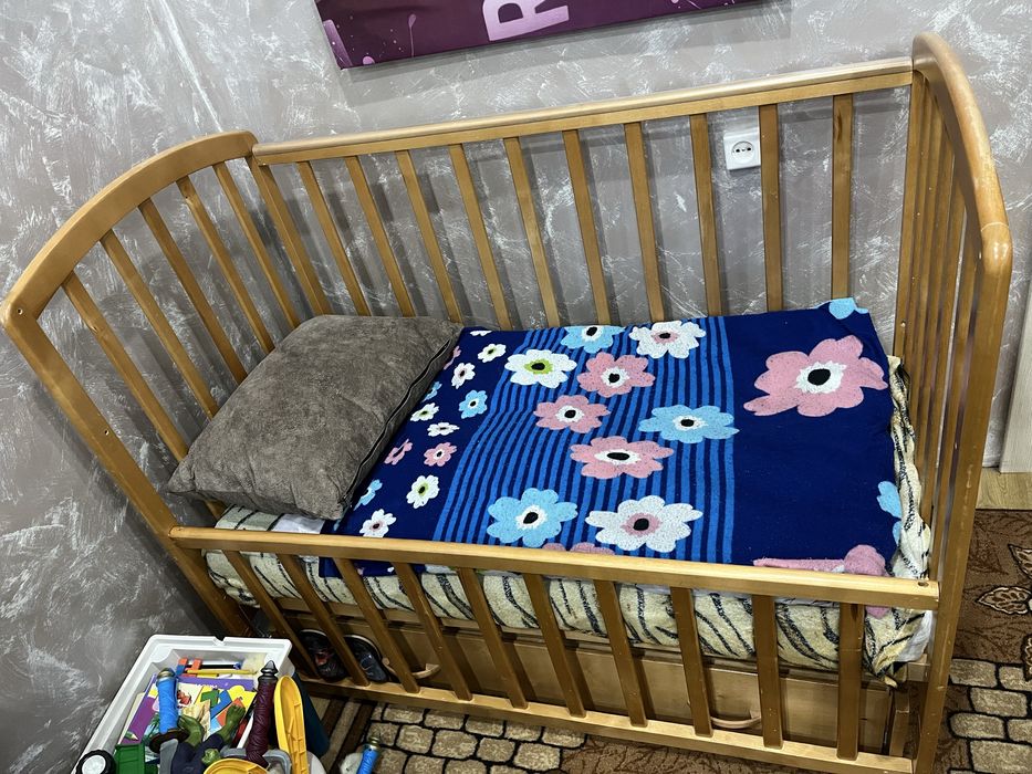 Продам детскую кроватку