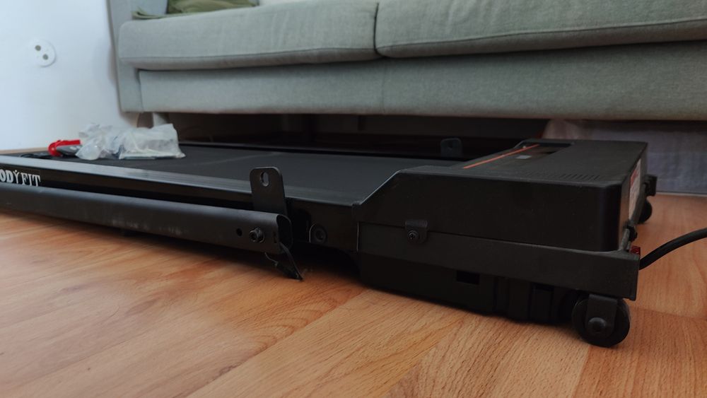 Banda de alergat electrica BodyFit Z1000, 2.0 CP, 1-10 km/h, 100 kg