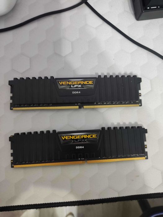 Memerie RAM corsair vengeance 16 gb 3000 mhz
