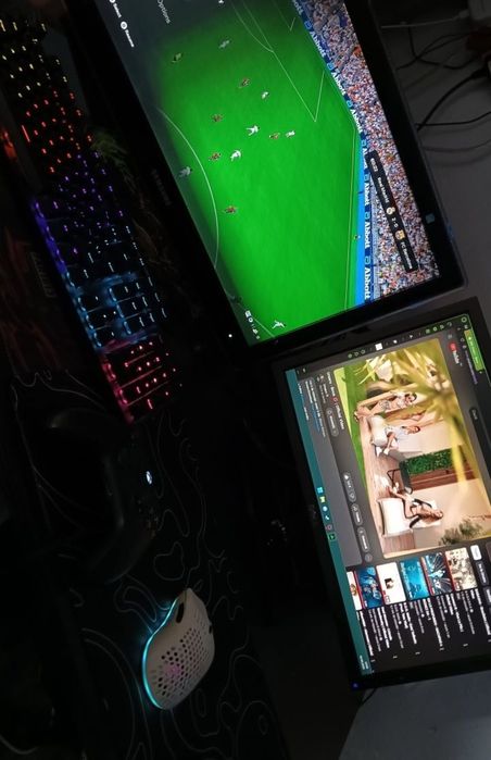 Vând PC i7 16/24 RAM placa video rx 580 biostar nouă