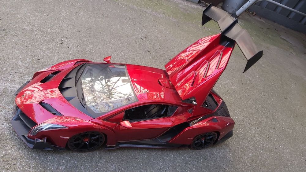 Mașina de jucărie Lambriuri  Veneno RC