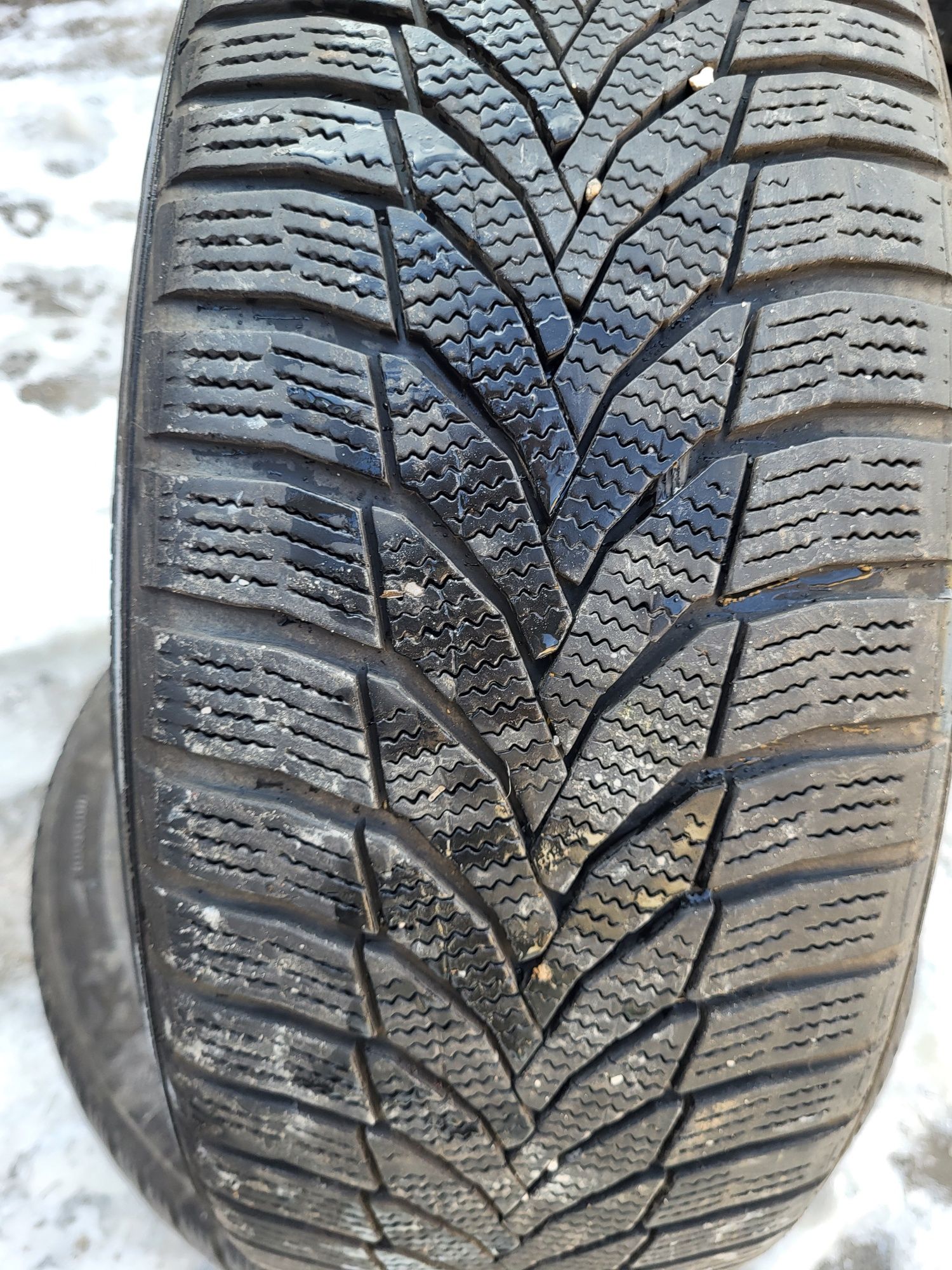 2 бр 225/55/17 Nexen зимни гуми