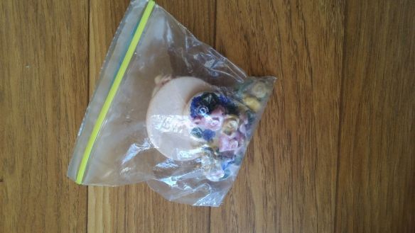 Свещници, свещи, чаши, купички, фигурки и украси