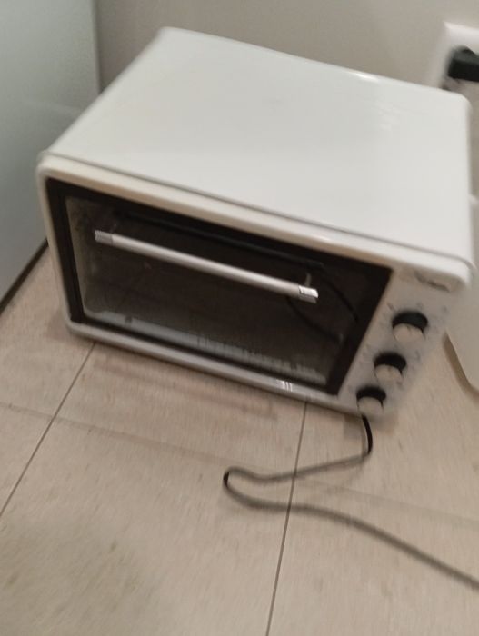 Продам духовку электрическую Доставка бесплатно