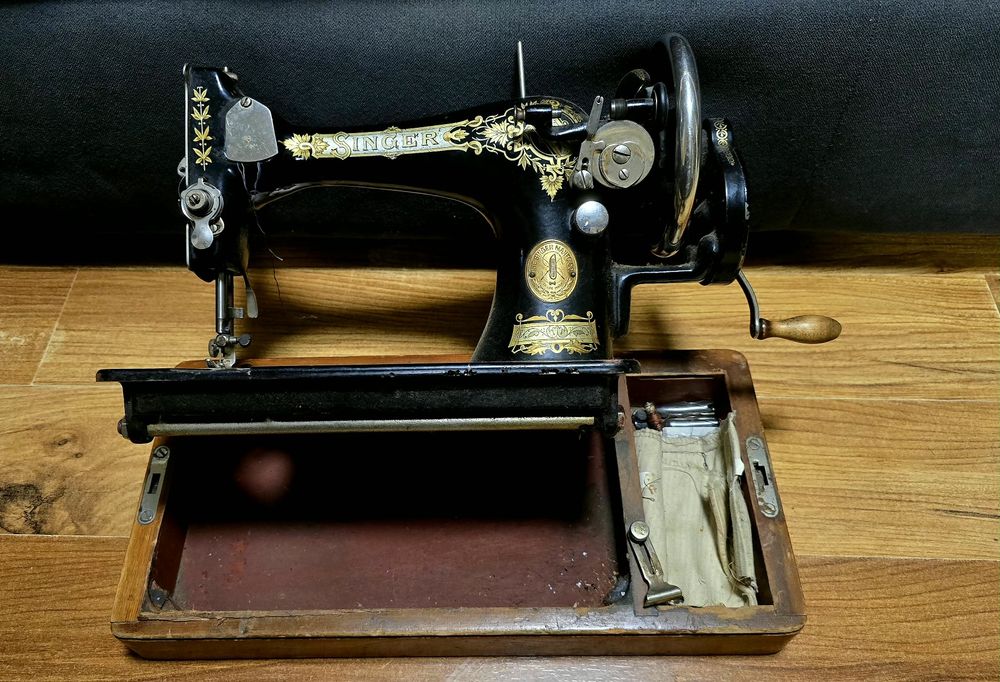 Masina de cusut Singer