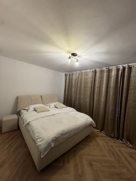 Inchiriez apartament targul de craciun