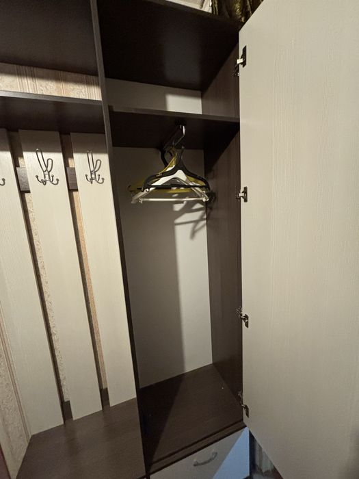 Продам прихожую мебель