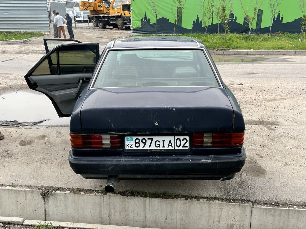 Mercedes benz 190e w201 2 литра 1992 год