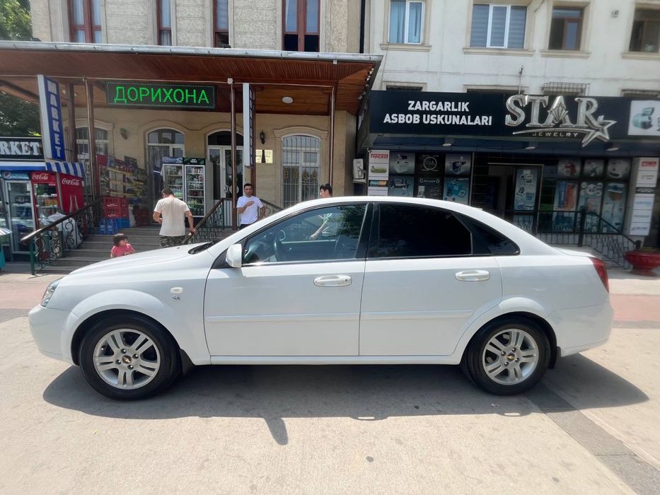 Lacetti 1,8 avtomat 2011