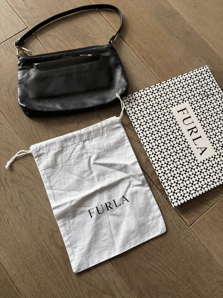 Малка чантичка тип клъч Фурла /Furla