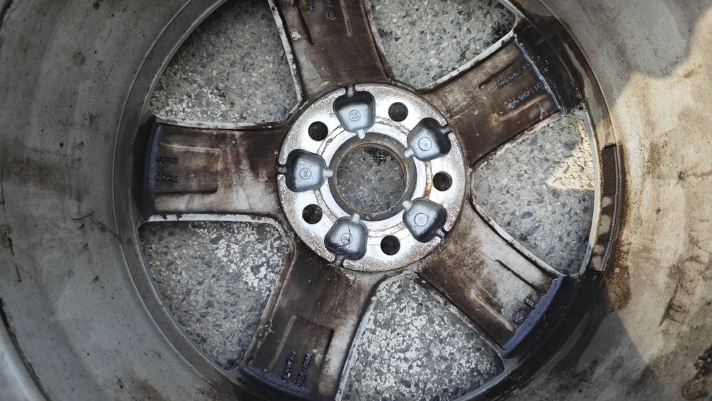Оригинални джанти за vw 5х112  57.1 гуми 215/55/17