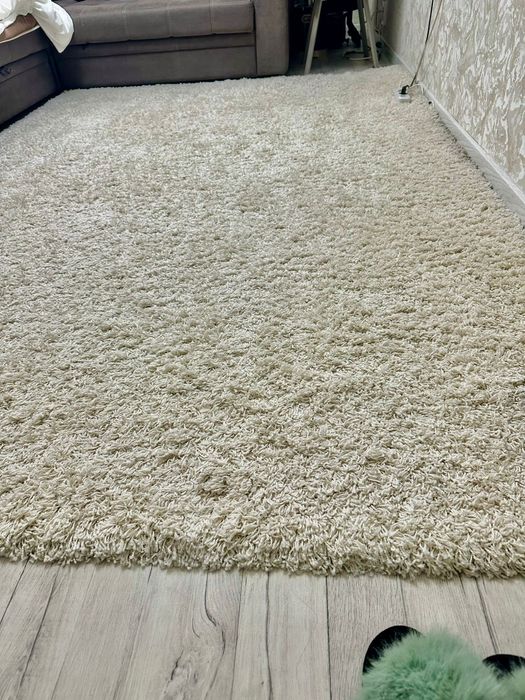 Продам ковер в хорошем состоянии