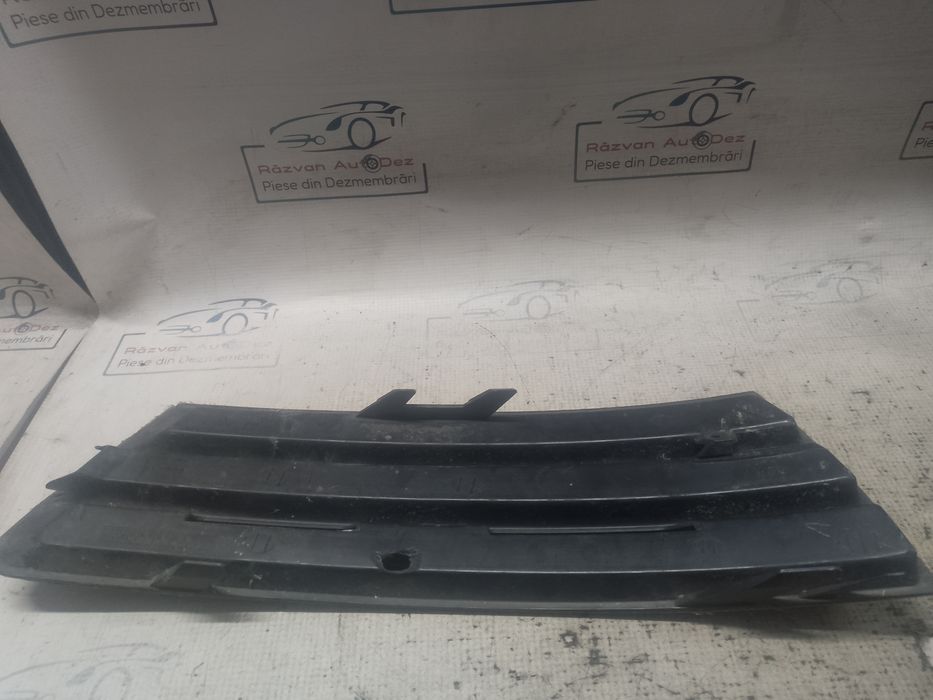 grila proiector stanga volkswagen passat cc 2010