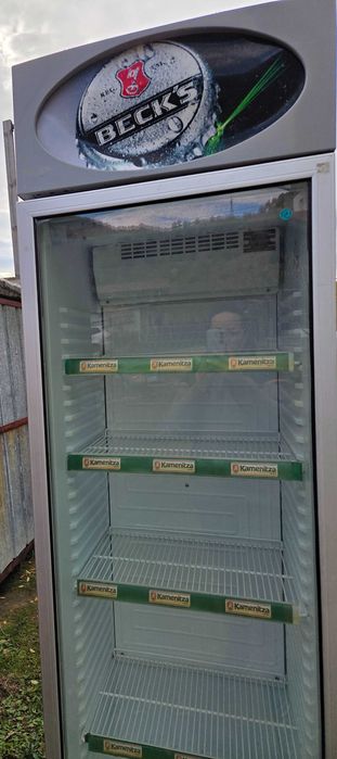 Хладилна витрина