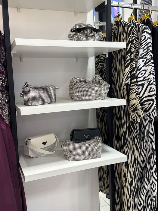 Ayollar kiyimlari abaya va harhil turdagi kiyimlar turkiya mahsuloti