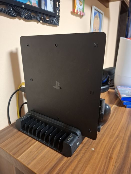 Playstation 4 slim / плейстешън 4 слим