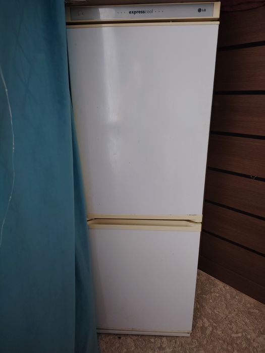 Продам холодильник