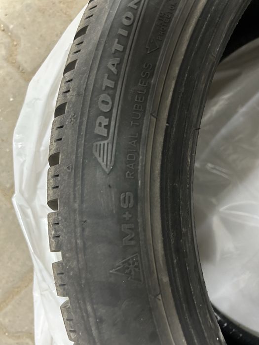 Продавам зимни гуми 225/45/17 DUNLOP WINTER SPORT 5 MFS 91H