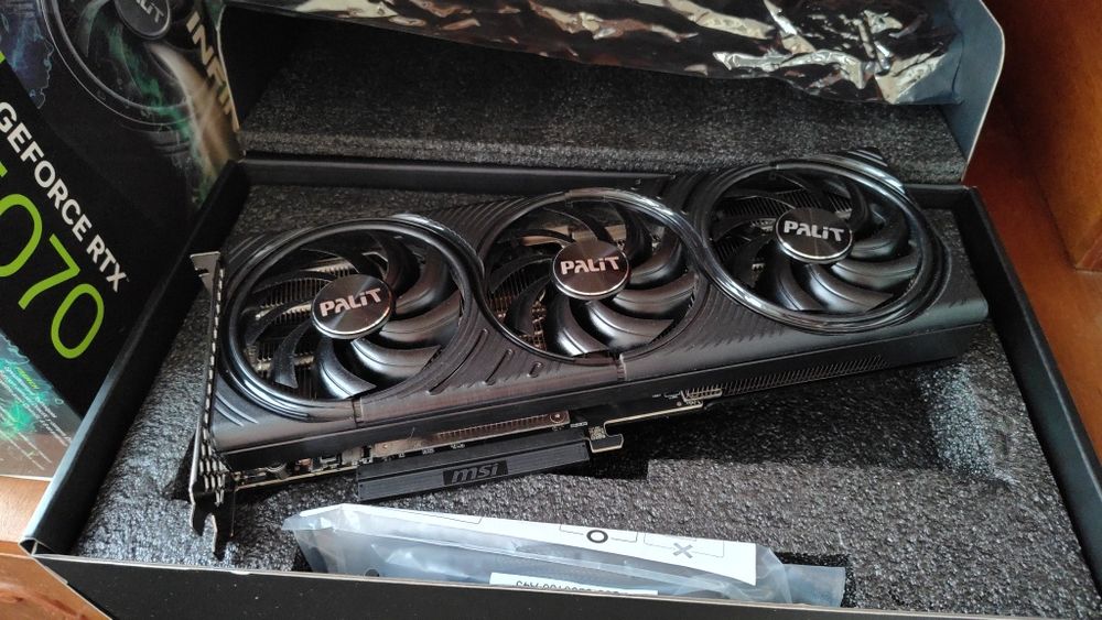 Placa Video RTX 5070 12GB Palit Infinity 3 la cutie in garantie 3 ani