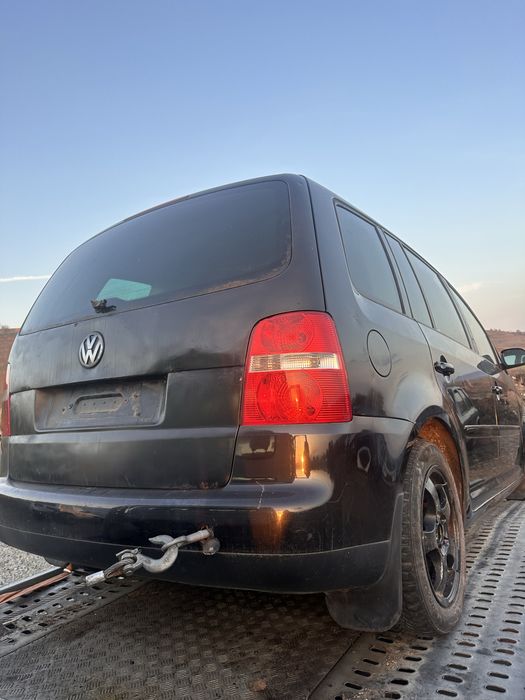 Dezmembrez  Volkswagen Touran