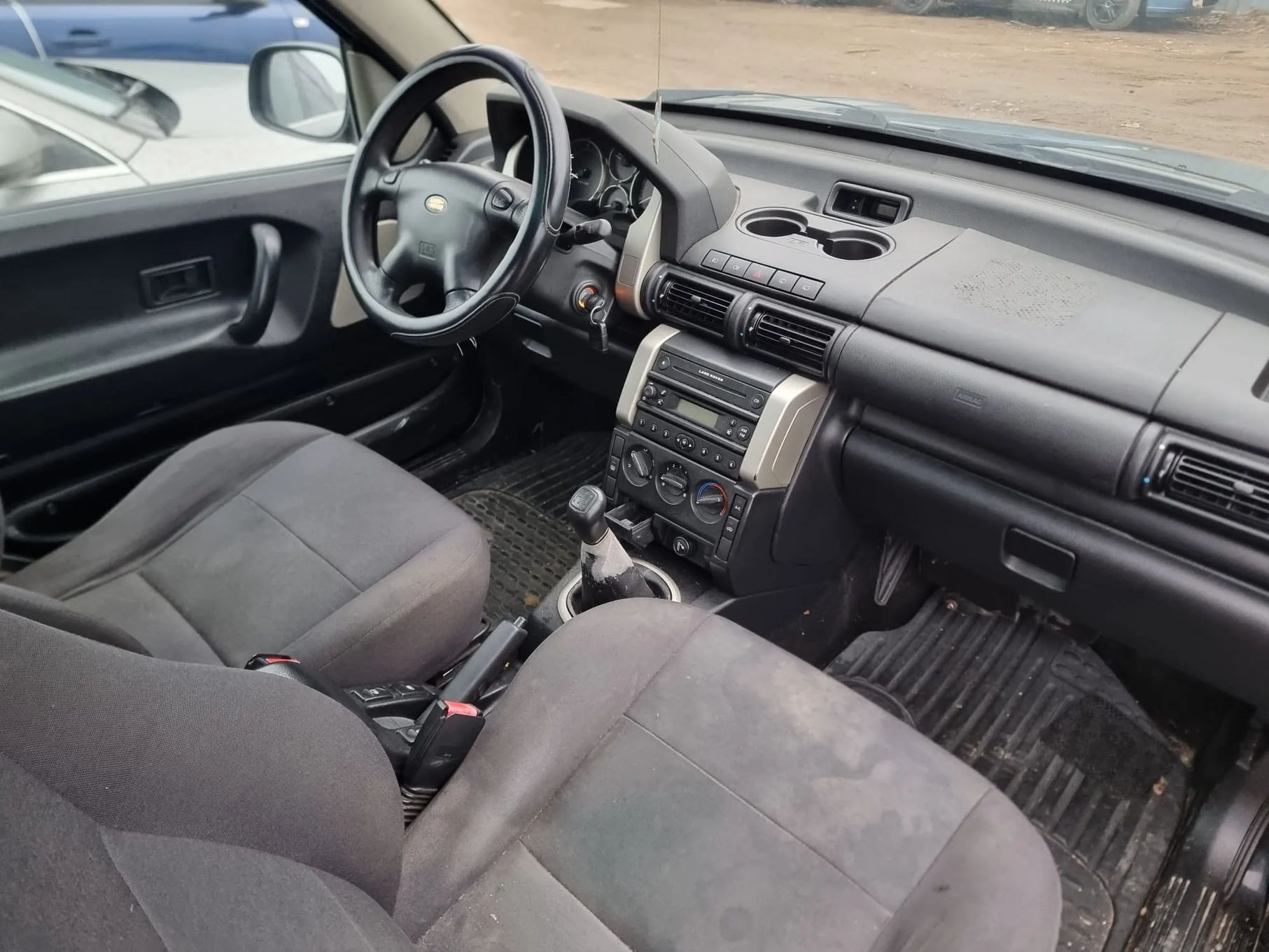 jante aliaj bara fata capota grila armatura trager radiator apa clima intercooler far oglinda usa stanga dreapta fata plansa ceasuri bord spira volan scaun stanga dreapta Land Rover Freelander 1 facelift, 2005, motor 2.0 td4 204D3, cutie de viteze manuala