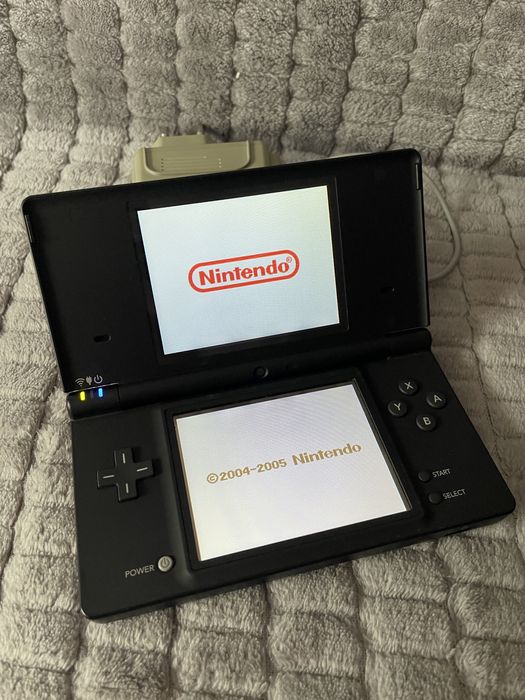 Consola copii joc Nintendo DSi model TWL-001 Black, cu joc Mario