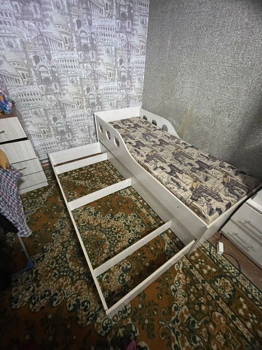 шкаф стол кровать