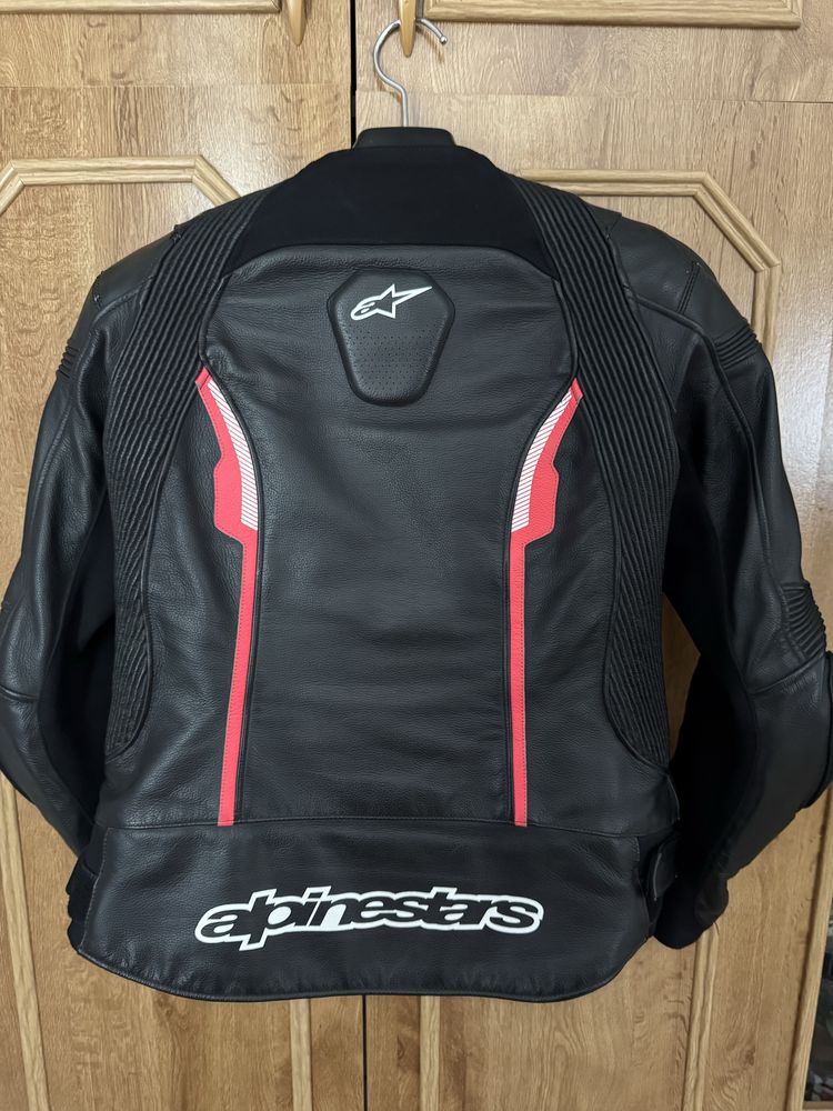 Vând geacă alpinestars damă