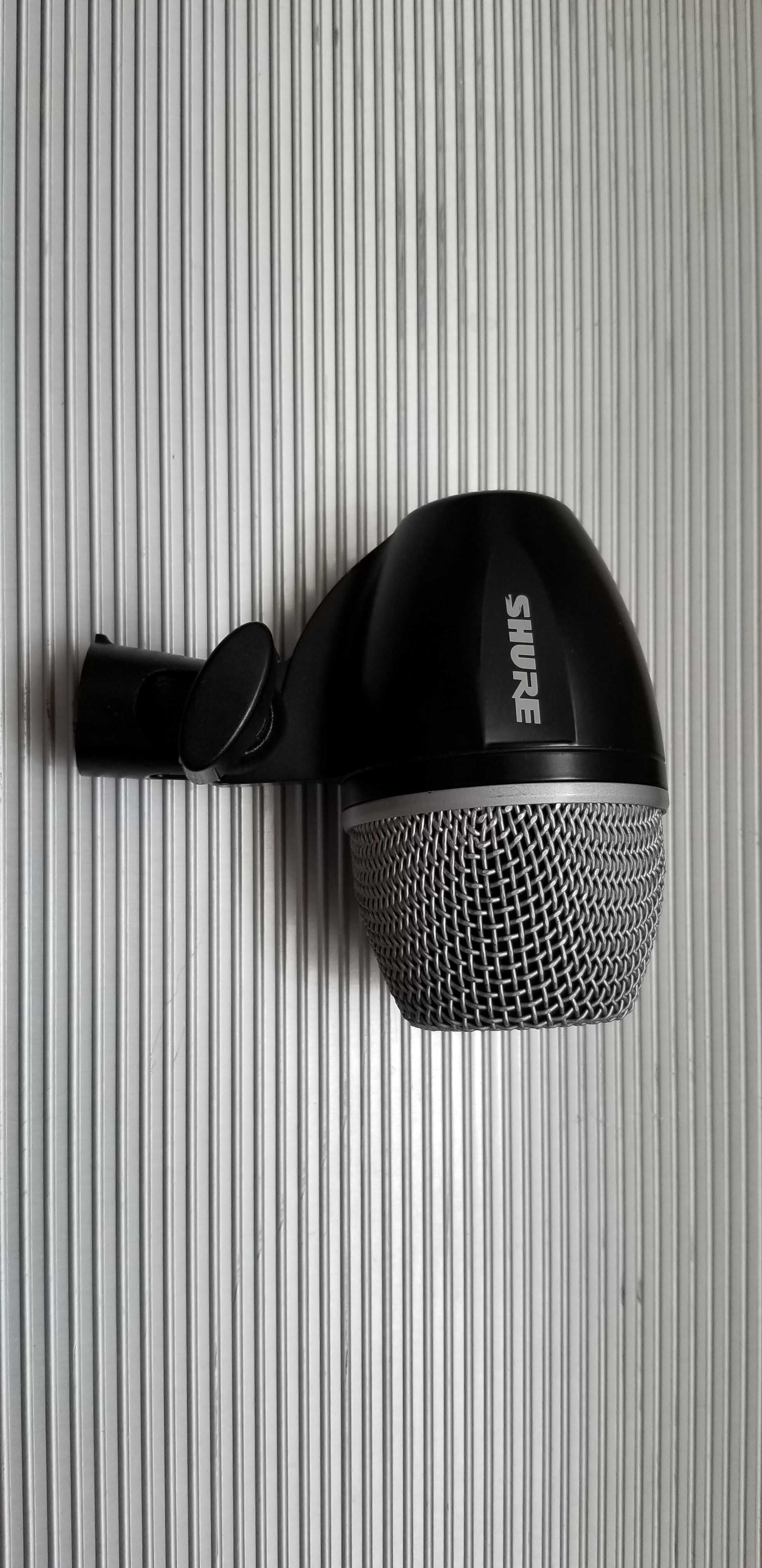 SCHIMB Microfon Shure PGA52