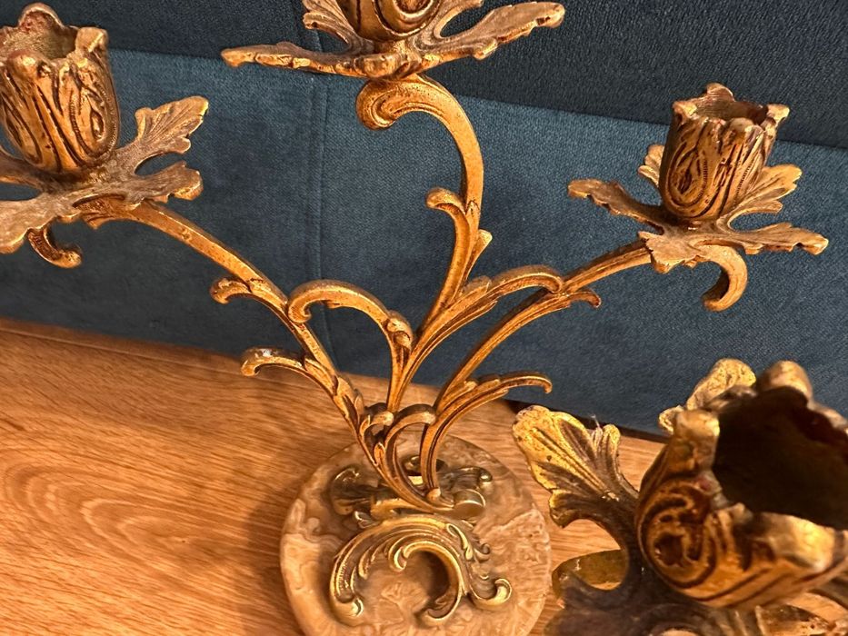 Sfeșnice din bronz și marmura