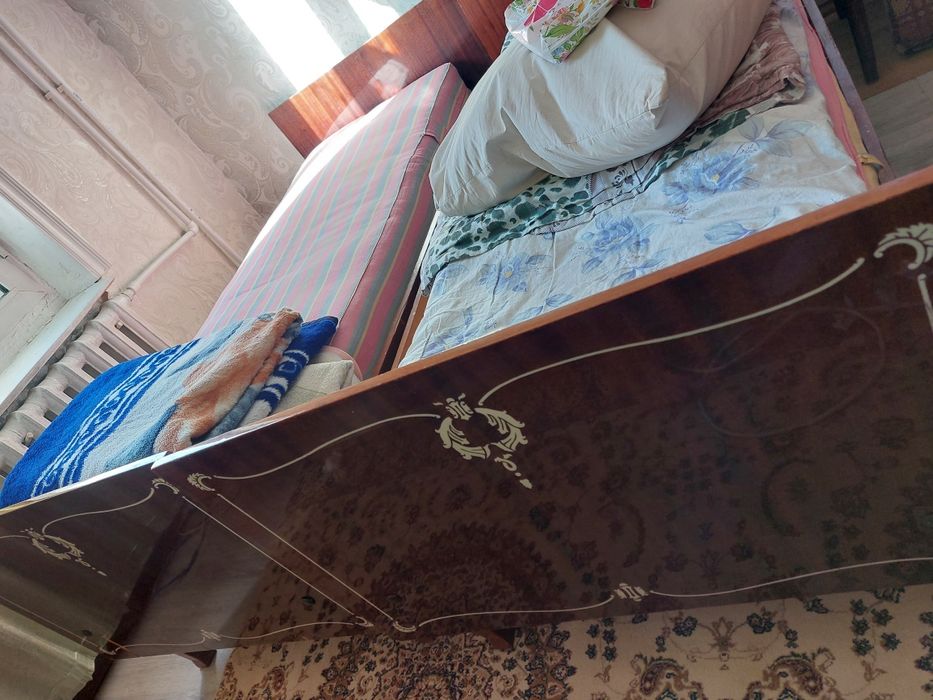 продам спальный гарнитур