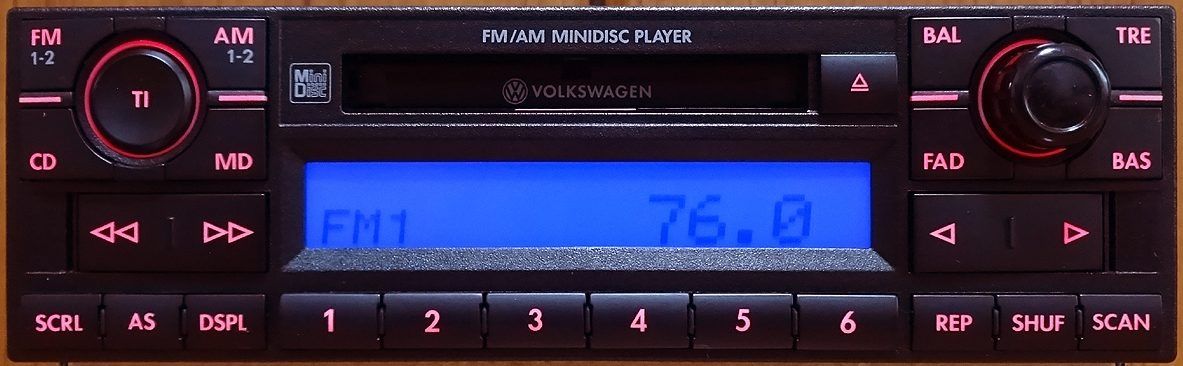 Штатная магнитола на Фольксваген.