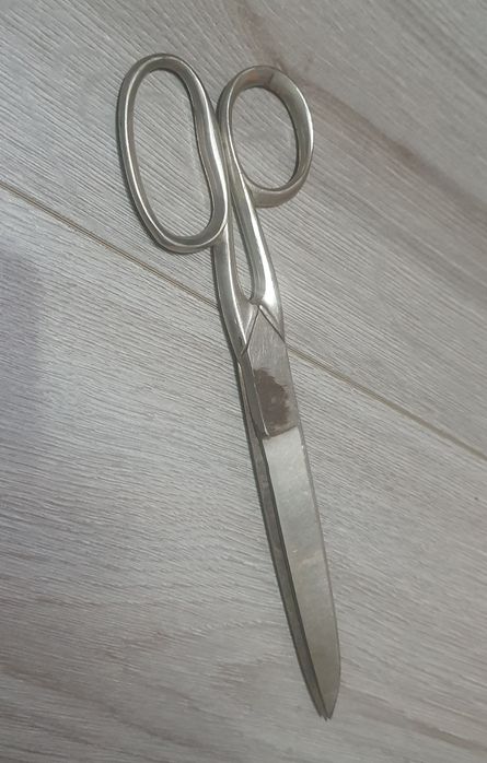 Foarfecă și nasturi  vechi