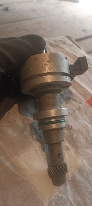 Трамблер от ауди 2.3 с мех инжектором