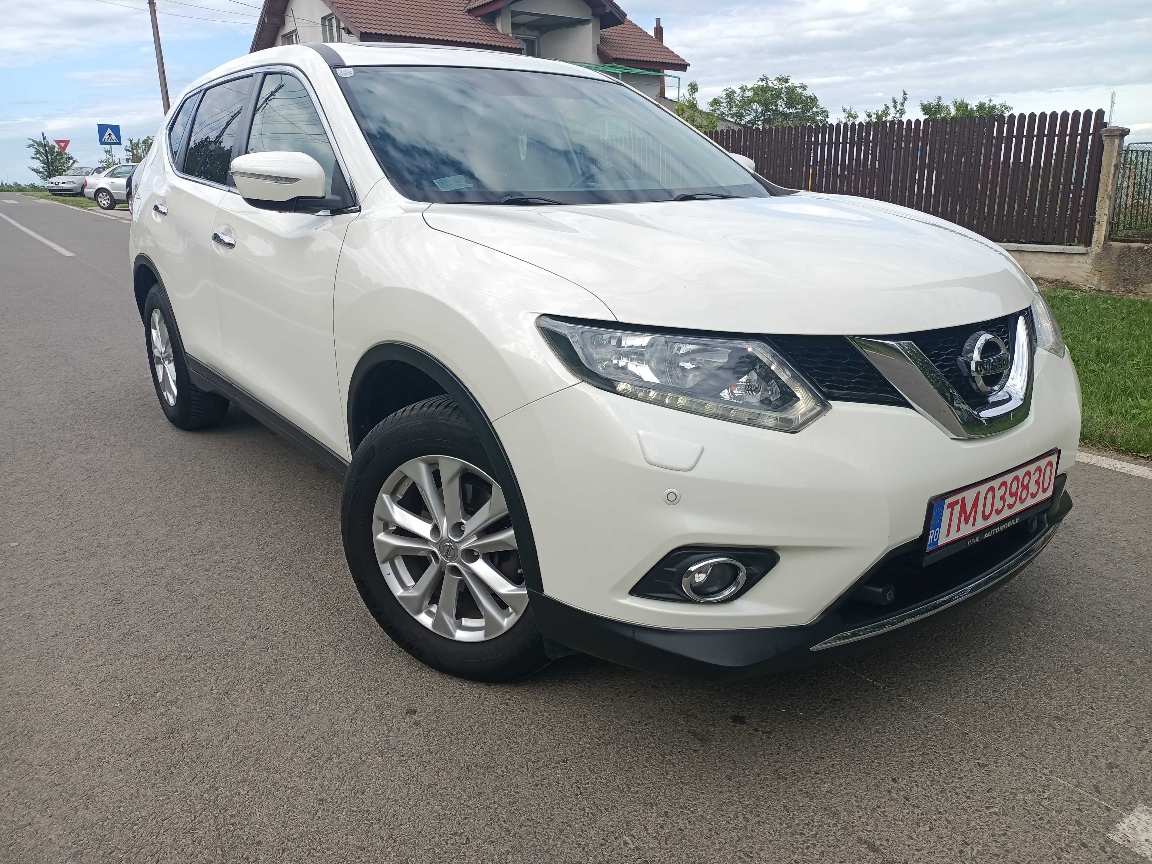 Nissan X-Trail-2015-Panoramic-Navi-Camera-151000 km-1.6 131 Cp