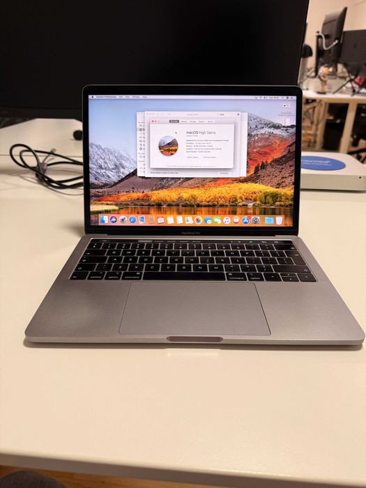 Macbook Pro 13'' din 2018, i5 2.3Ghz, 16GB RAM, Baterie Slaba, 256GB