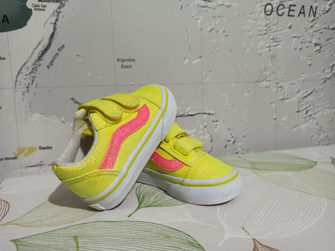 Vans bebe marimea 19. NOU, nefolosit