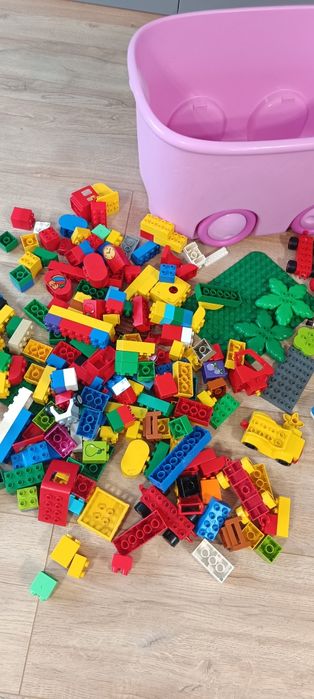 Кутия от няколко комплекта оригинално Lego Duplo