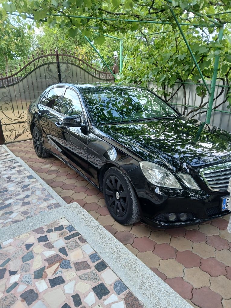 Vand Mercedes e 2,2 din 2010