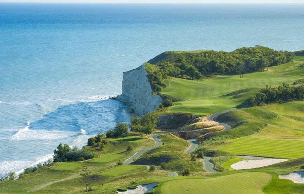 Добре поддържан апартамент в престижен голф комплекс близо до Балчик.