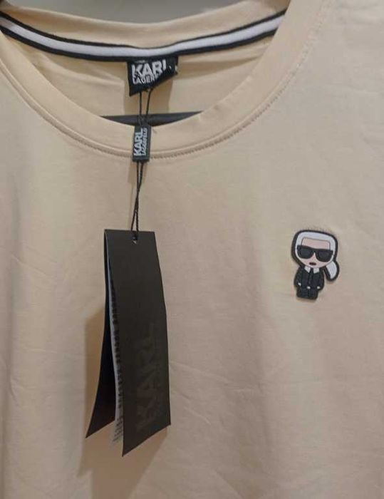 Оригинална чистно нова дамска тениска Karl Lagerfeld - размер С