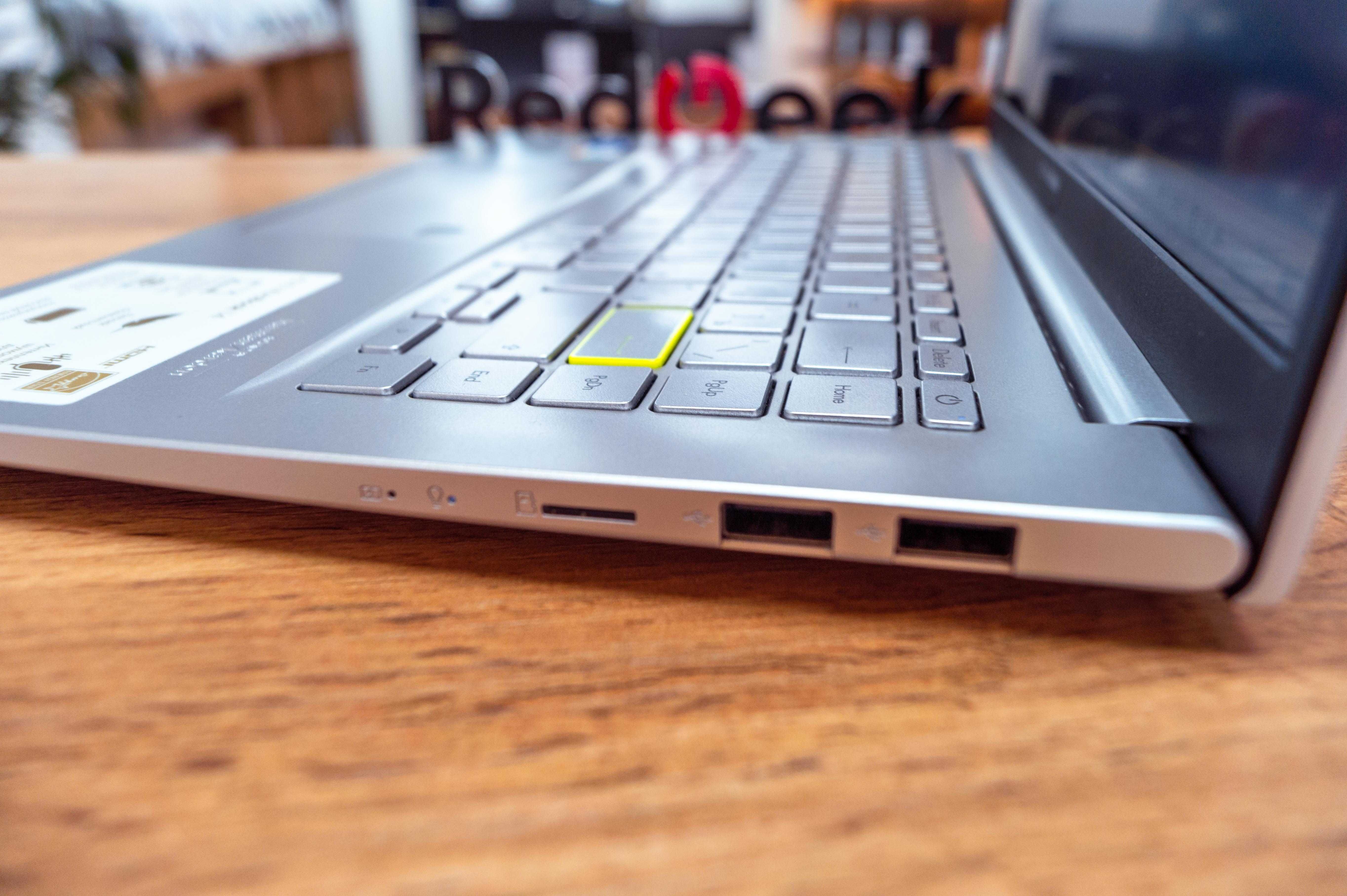 Asus Vivobook K413EA|INTEL I5|SSD 256 |Intel Iris Xe Graphics|Red Geek