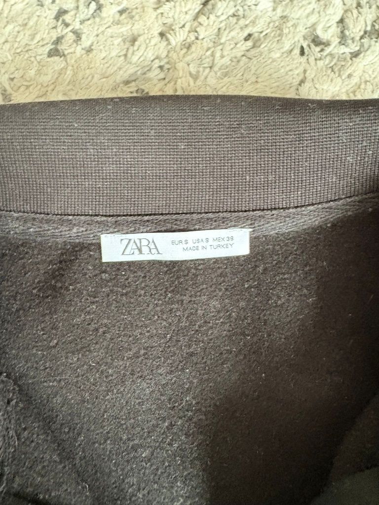 Vând bluza cu guler zara