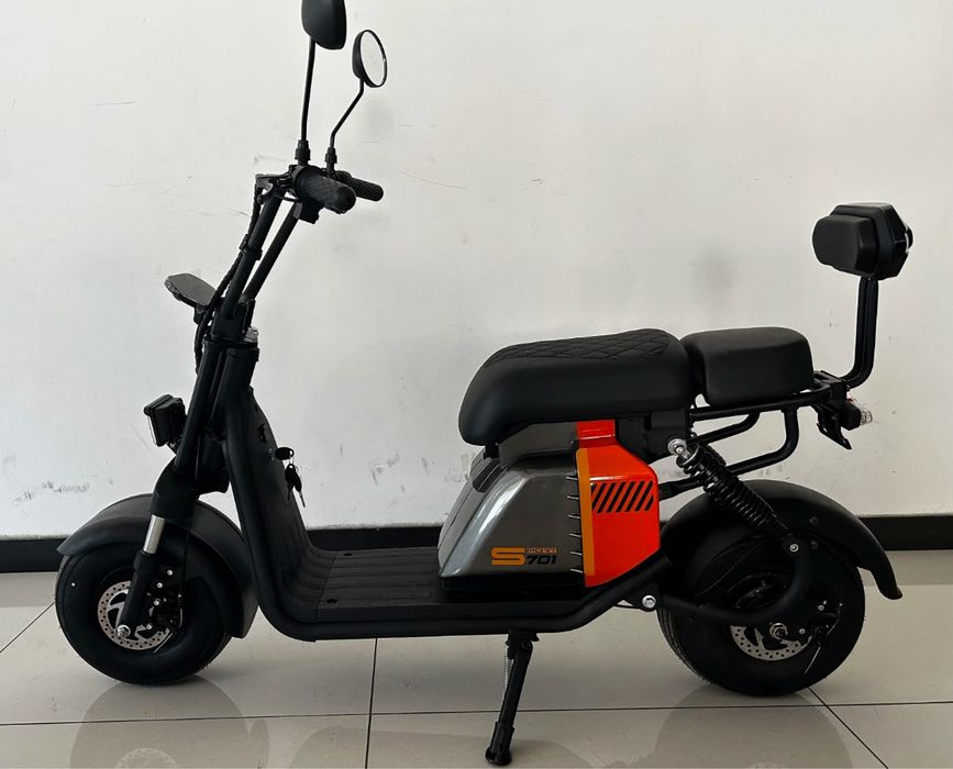 Scuter electric mini pt copii