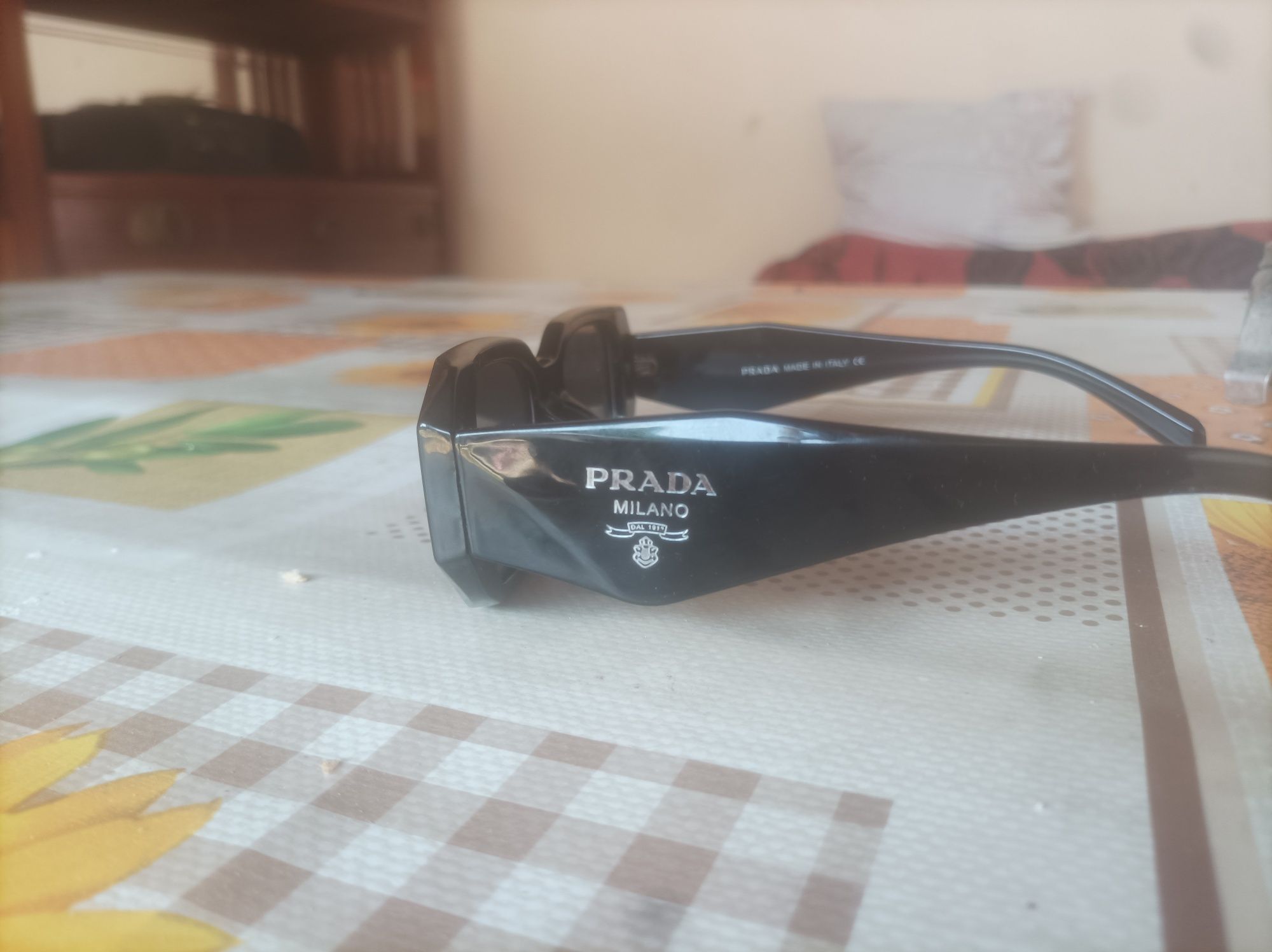 Ochelari de soare prada