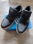 Продавам чисто нови кецове adidas , размер 45 1/3