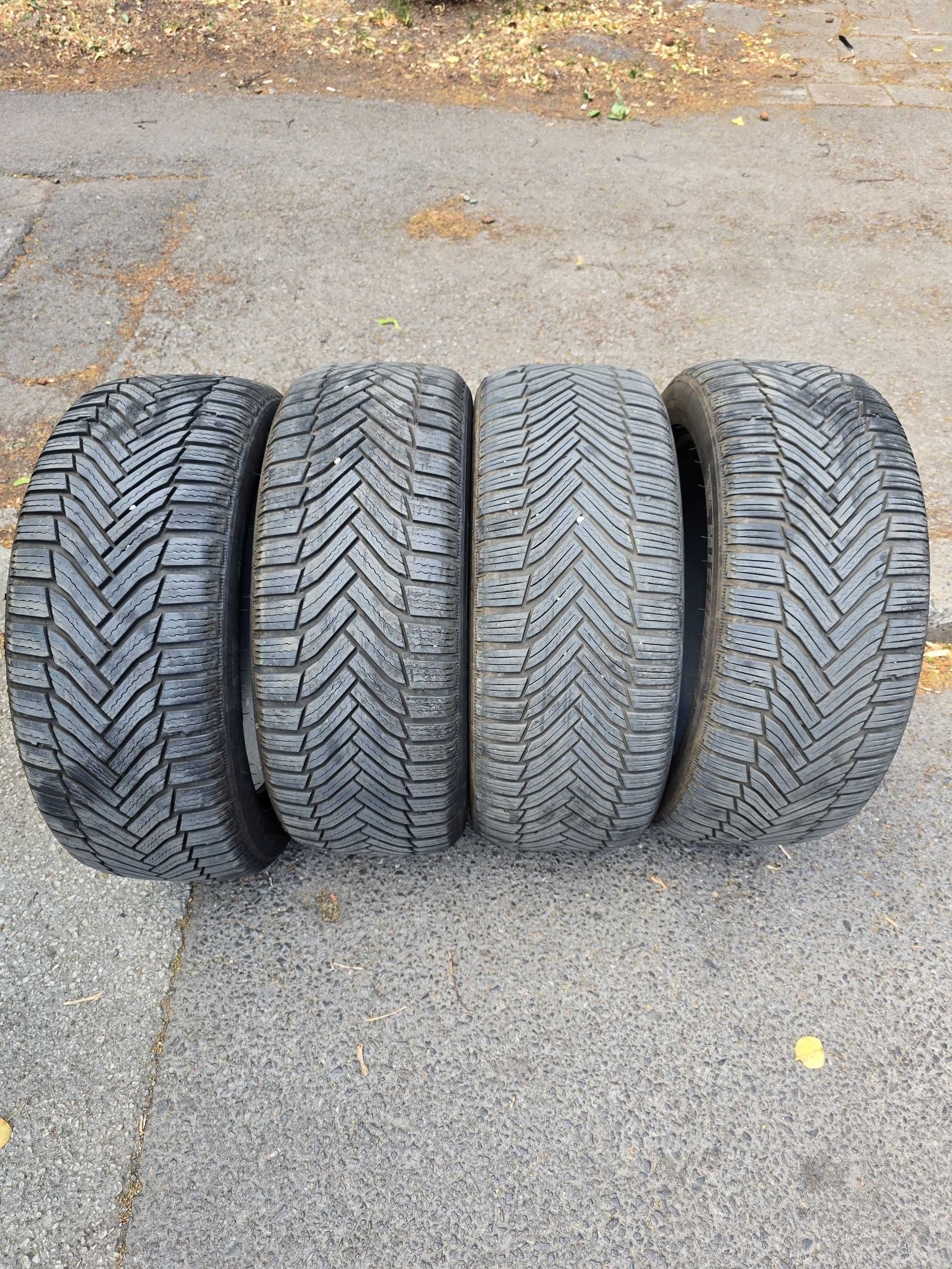 4 бр. Зимни гуми Michelin 225/50 R17 - Автомобилни гуми DOT 2022